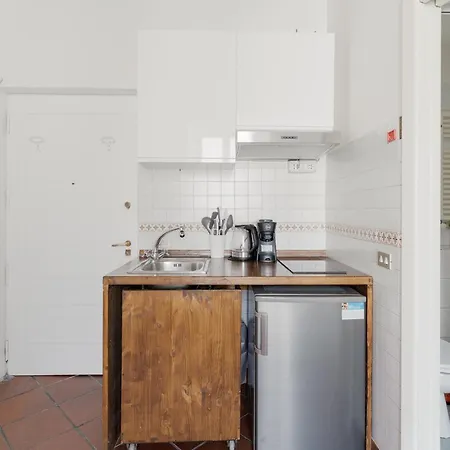Guesthost - Comfy Navigli Lejlighed Milano