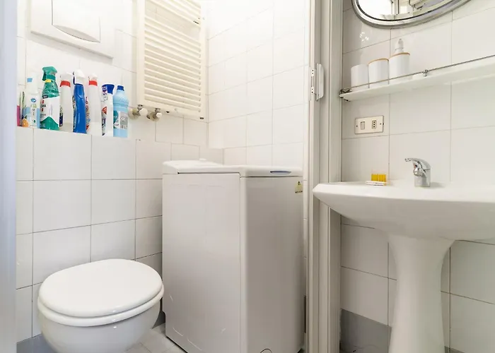 Guesthost - Comfy Navigli Apartment Mailand